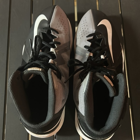 Nike Air Max Stutter Step 2, Size 8 - Picture 6 of 6